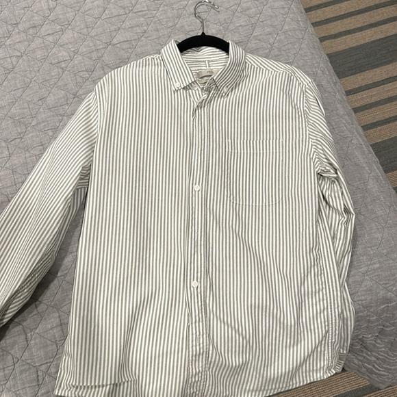 Mango MNG XS Button Down - purchased in Europe - Picture 4 of 4
